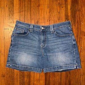 Vintage Levi’s 515 Mid-rise Stretch Shorts